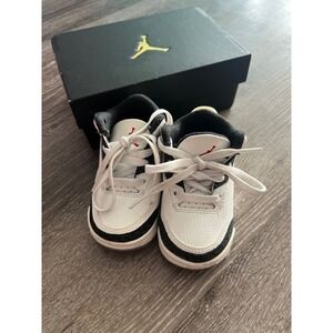 Jordan 3 Retro Sneakers Toddler 4C White Black and Red 832033-102